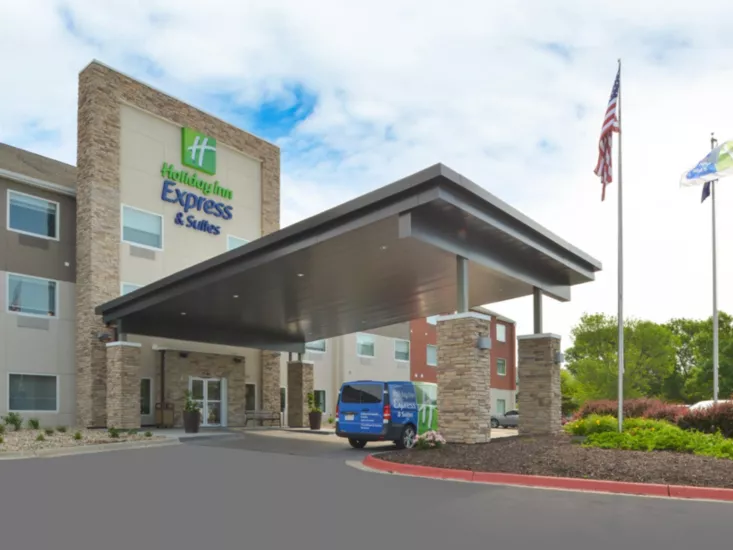 Holiday Inn Express & Suites Omaha, NE
